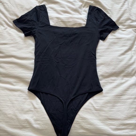 Aritzia babaton contour bodysuit - Picture 3 of 3